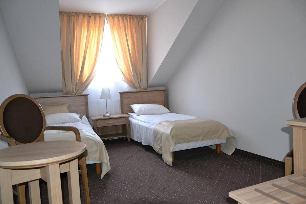 Hotel&Restauracja Zlote Runo Góra Kalwaria Rum bild
