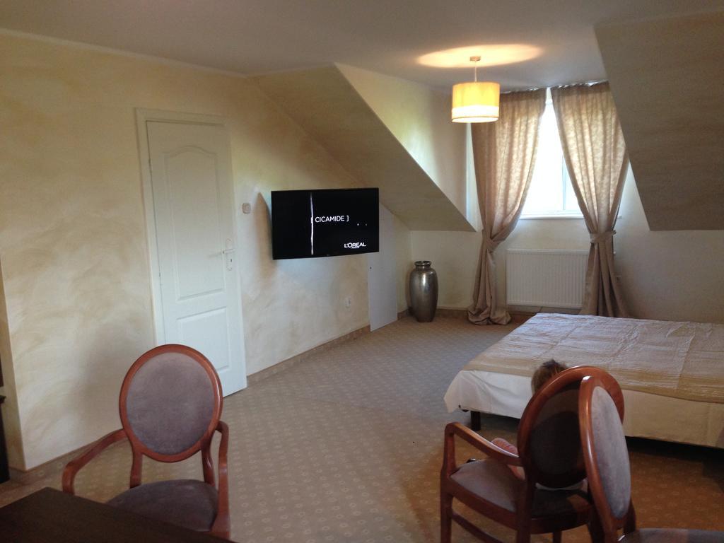 Hotel&Restauracja Zlote Runo Góra Kalwaria Exteriör bild